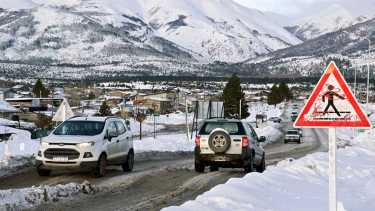 Finde largo: cómo manejar con nieve o hielo y dónde consultar el estado de las rutas