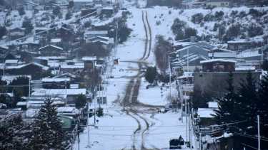 Nieve en  los barrios de la zona sur de Bariloche. Foto Archivo: Chino Leiva