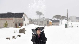 ¡A abrigarse! Sigue el frío este lunes: mirá el pronóstico de Río Negro y Neuquén