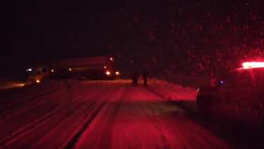En la Ruta 22, en la zona cercana a Cerro Bandera hay mucha nieve y hielo (Foto: Gentileza)
