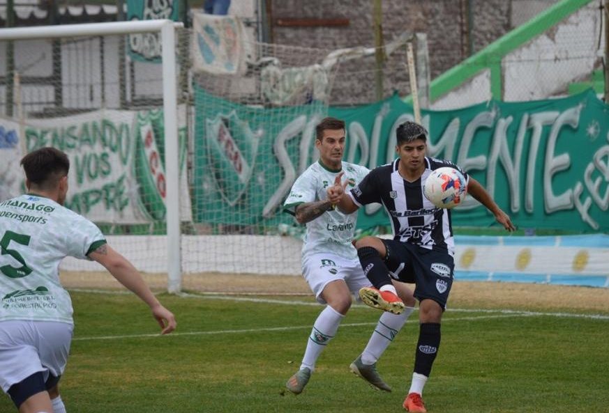 Cipolletti empató 0 a 0 con Ferro en General Pico y no levanta vuelo ...