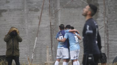El equipo de Viedma logró su octavo triunfo en el torneo. Foto: Pablo Leguizamon.
