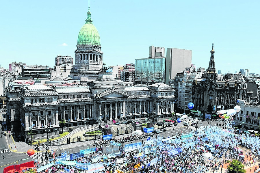 El poder en Buenos Aires, donde se toman las grandes decisiones políticas y económicas. 