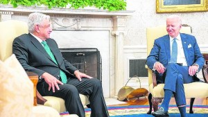 AMLO y Biden liman asperezas, pero les deben a los inmigrantes