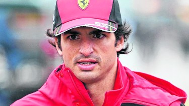Carlos Sainz logró su primera pole y victoria con Ferrari en la Fórmula 1. Gentileza.