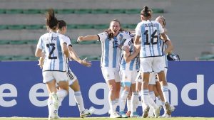 Argentina se juega el pase a semifinales en la Copa América femenina de fútbol