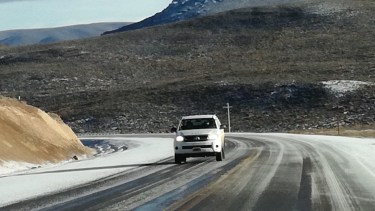 Equipos viales realizaron el despeje de la nieve. Foto: José Mellado