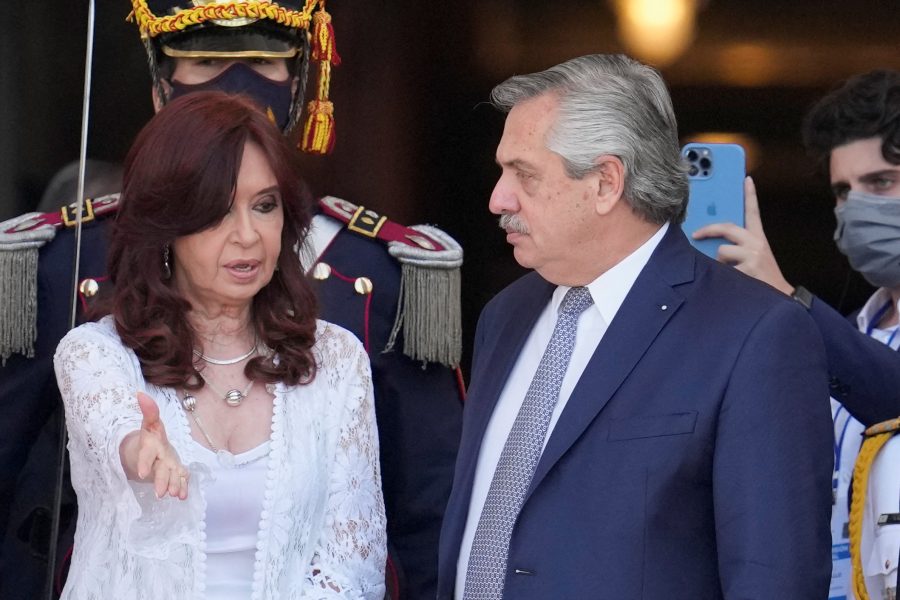 Este lunes, Cristina Kirchner había apuntado contra la Corte Suprema y Alberto Fernández la acompañó en ese reclamo. Foto: Natacha Pisarenko vía REUTERS.-