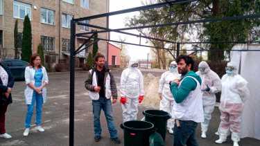 En medio de la invasión de Rusia, un médico oriundo de El Bolsón atendió pacientes y formó profesionales de la salud en Ucrania. Foto Gentileza MSF.