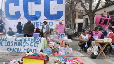 Movimientos Sociales montaron una feria popular en Roca y Tucumán. Fotos: Juan Thomes