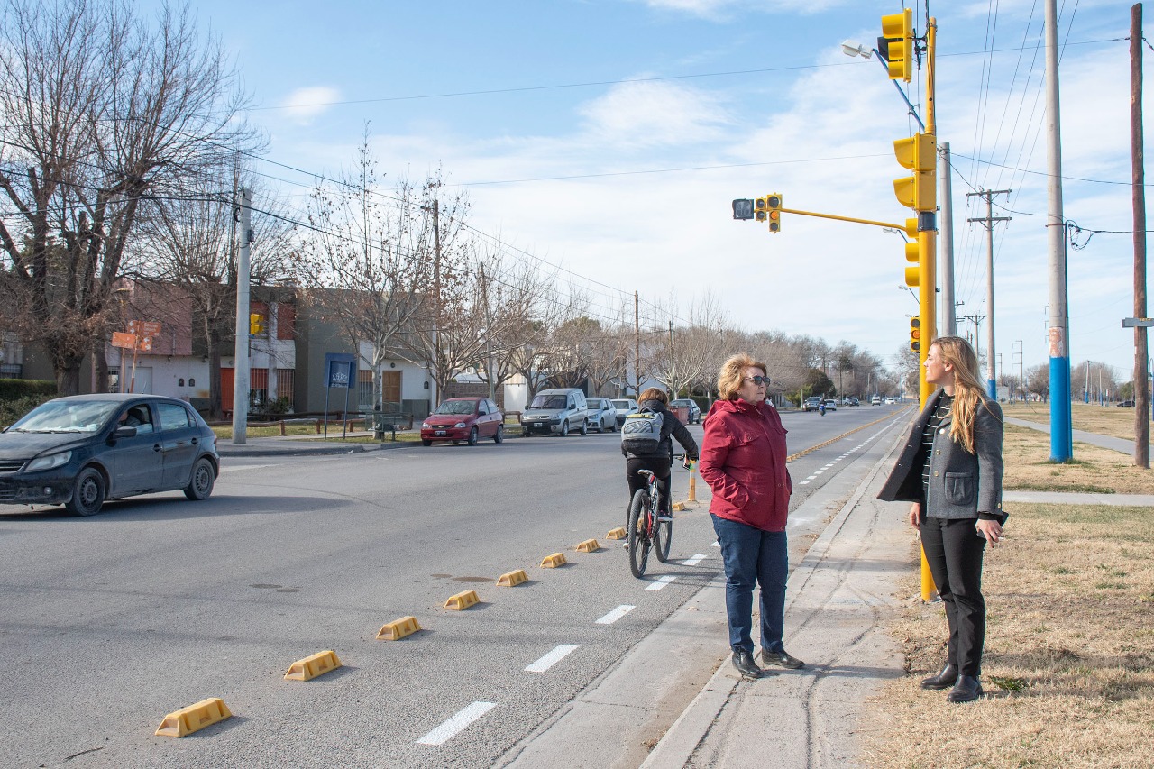 El nuevo semáforo está ubicado en la intersección de calle Gelonch y La Pampa. Foto gentileza