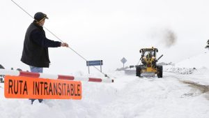 Rutas de Neuquén: tramos intransitables por la nieve y solo un paso habilitado