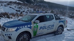 Rescatan a un poblador rural aislado por la nieve en un paraje a 45 kilómetros de Bariloche