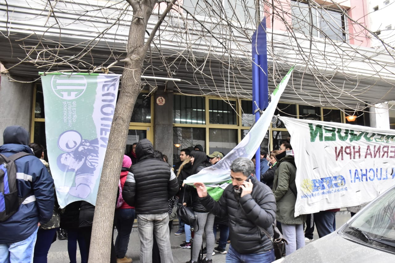 Las partes se reunieron ayer en la subsecretaría de Trabajo. Foto: Yamil Regules.