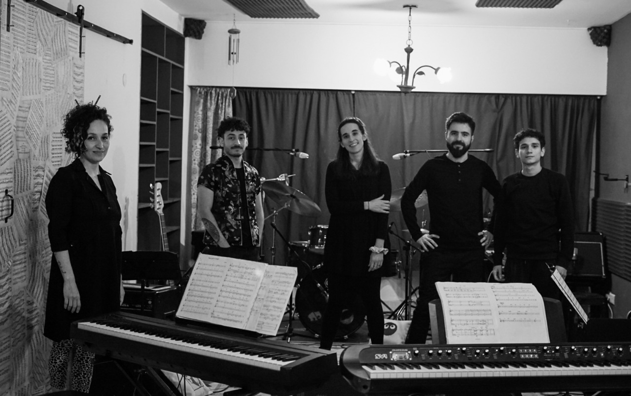 El quinteto:  Roberta Orlandi, Joaquín Orlandini, Sol Yacopini, Freancisco Fuchs y Tomás Jara.