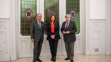 La UIA recibió a la gobernadora Carreras: “La perspectiva federal es la base», apuntaron
