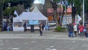 Recrudece la protesta gastronómica en San Martín de los Andes: ahora instalaron una carpa