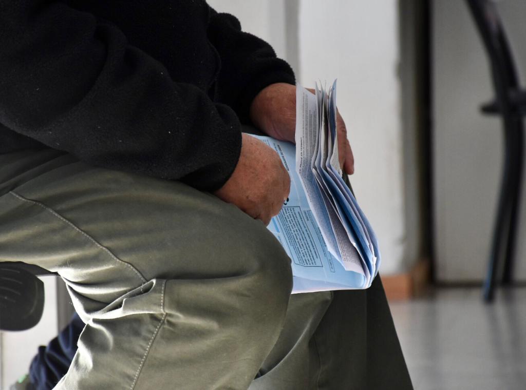 Calf no recibió la notificación de que será multada si no saca de la boleta los conceptos ajenos al consumo de energía (foto Matías Subat)