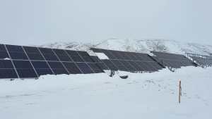 El Alamito: así se ve el parque solar más austral del continente cubierto de nieve