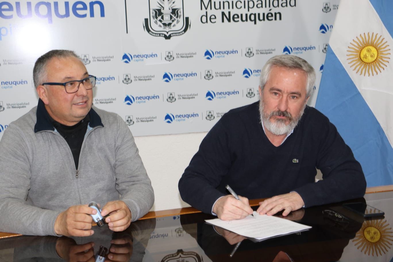 El municipio de Neuquen y Sitramune firmaron hoy la actualización del acuerdo paritario (gentileza)
