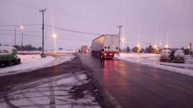Pino Hachado reabrió tras varios días de estar inhabilitado por la nieve. Foto: Gentileza Facebook Subsecretaria de Defensa Civil y Protección Ciudadana.
