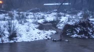 Vecinos denunciaron que se vertieron efluentes cloacales en el arroyo Las Piedritas por cinco días. Foto: Gentileza.