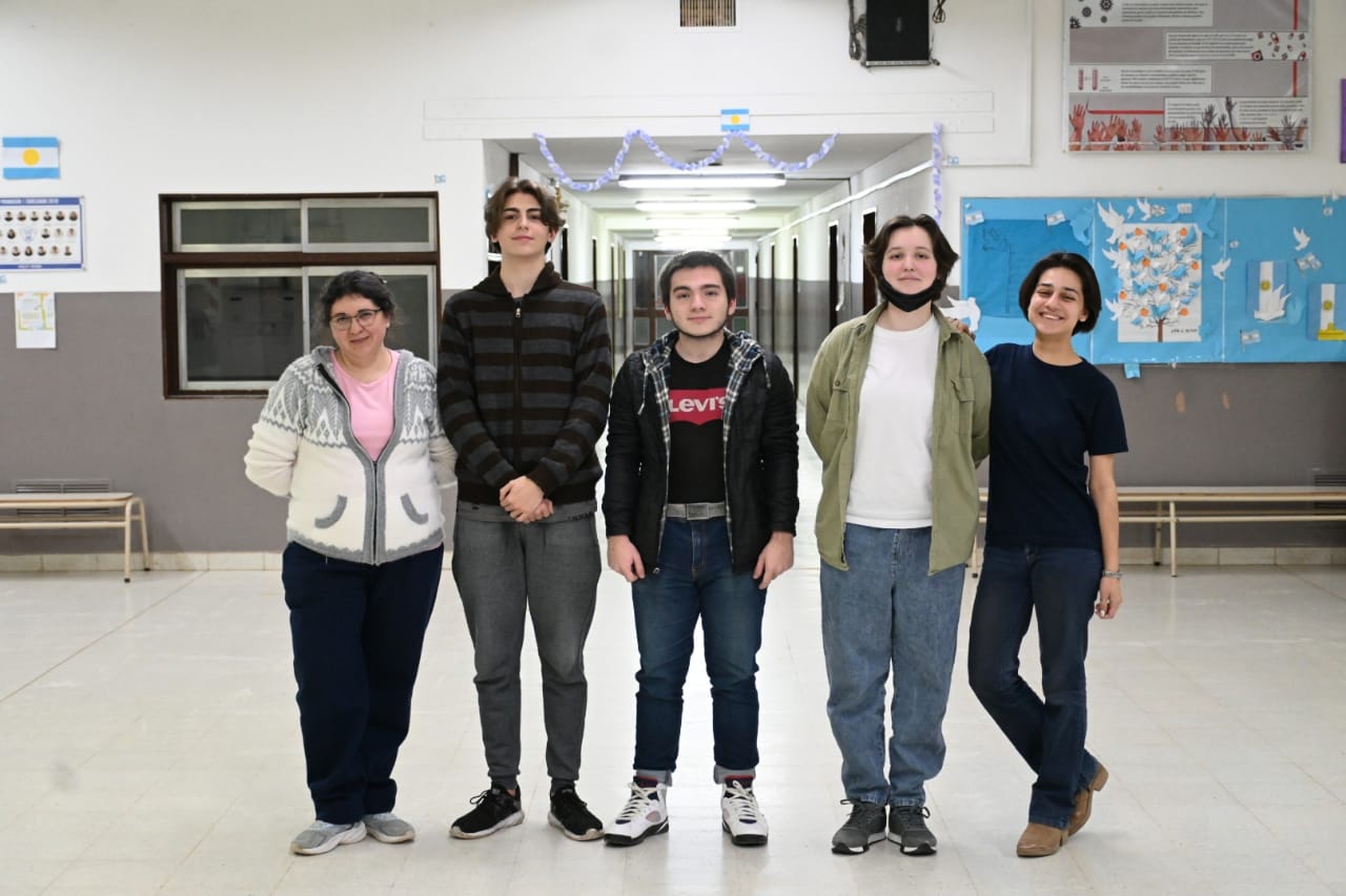 Los estudiantes del CET 30 recibieron una mención de honor. Foto: Flor Salto.