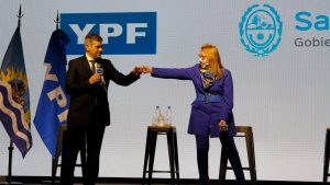 YPF acordó saldar la deuda que tiene con Santa Cruz