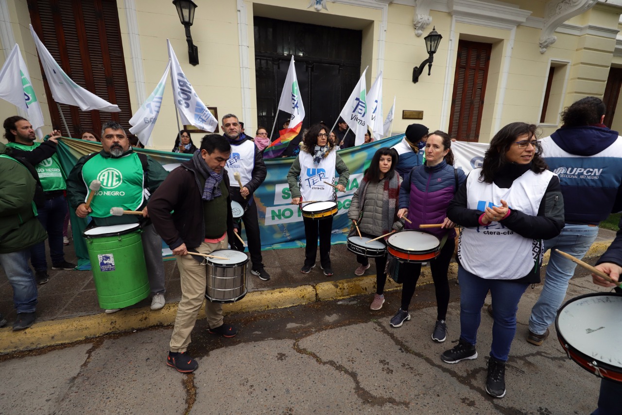 Unter, ATE y UPCN coincidieron en el inicio de la semana con paros y marchas en rechazo. Foto Marcelo Ochoa.