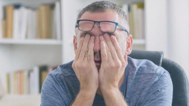 Este descubrimiento puede explicar por qué algunas personas tienen efectos persistentes de la infección, como la “niebla mental”.