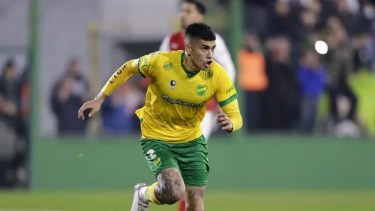 Frías es actual futbolista de Defensa y Justicia. Ganó la Copa Sudamericana 2020 y la Recopa 2021. 