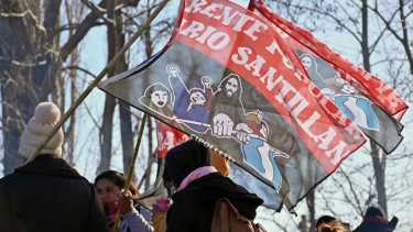 El frente popular marchó a la sede del municipio y al área de energía. Foto: Archivo (Flor Salto)