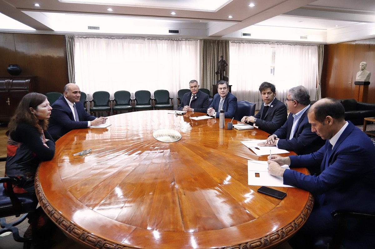 La ministra Silvina Batakis recibió a cinco gobernadores, entre ellos al neuquino Omar Gutiérrez. Foto: Jefatura de Gabinete Nación. 