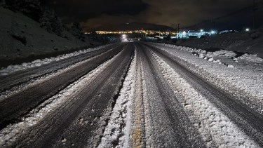La nieve se acumuló en todo el ejido de Bariloche, principalmente en barrios de la zona sur y oeste. Archivo