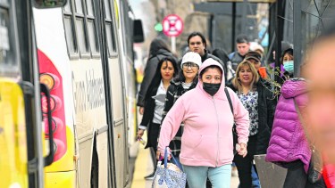 Las líneas 12, 6, 8, 516 y 9 fueron las únicas que regfistraron una rápida recuperación de pasajeros, luego de la pandemia. (FOTOS: Florencia Salto)
