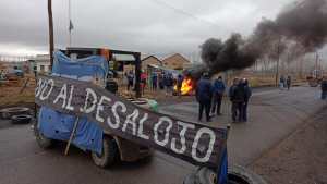 Corte total en Ruta 65: desvían el tránsito en Roca por protesta en la Cooperativa 1° de Mayo