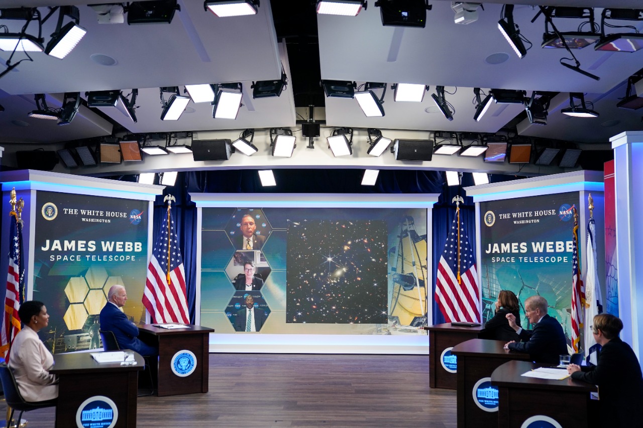El momento de la presentación, encabezada por Joe Biden, de la imagen. 