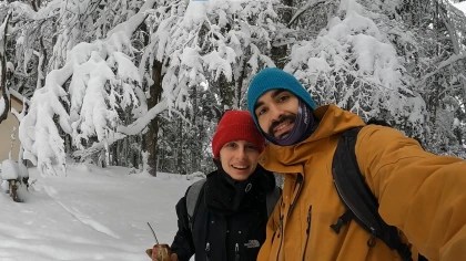 Ariadna Boggero y Nico Pollo disfrutaron de dos días increíbles con 50 cm de nieve en Villa Pehuenia Moquehue, Neuquén.