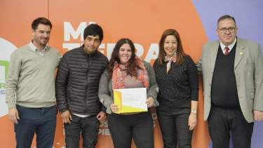 Entregaron tenencias de terrenos a beneficiarios de loteos sociales en Regina