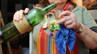 La caña con ruda es una tradición latinoamericana para espantar todos los males.-