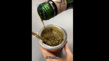 El "fermate" cambia el agua caliente por la tradicional bebida argentina. Arriesgado.-