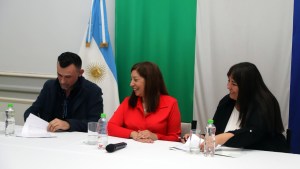 Productores de Río Negro proveerán frutas y verduras para programas sociales de la provincia