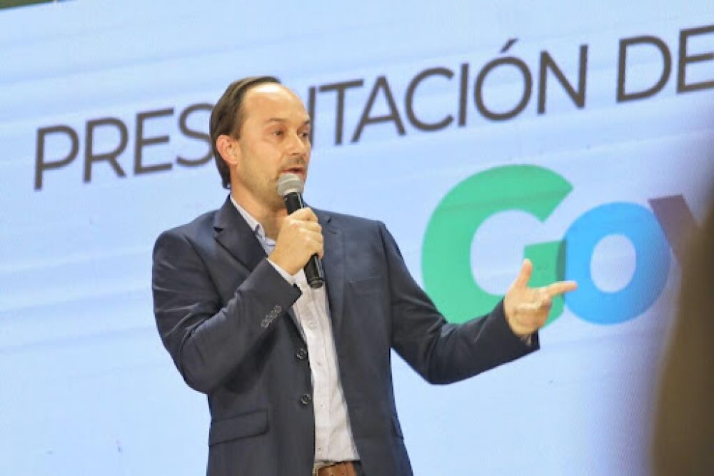 El intendente de Goya anunció el pago del bono por el Día del Amigo en sus redes sociales.
