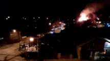 Imagen de Incendio y daños totales en una vivienda de la zona del Velódromo de Bariloche