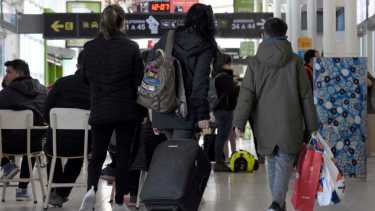 La valija que recibió la denunciante se encontraba en mal estado, con manijas y ruedas rotas. Foto: (Archivo) Matías Subat