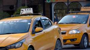 Uber en Neuquén: los taxistas protestan porque no quieren la aplicación