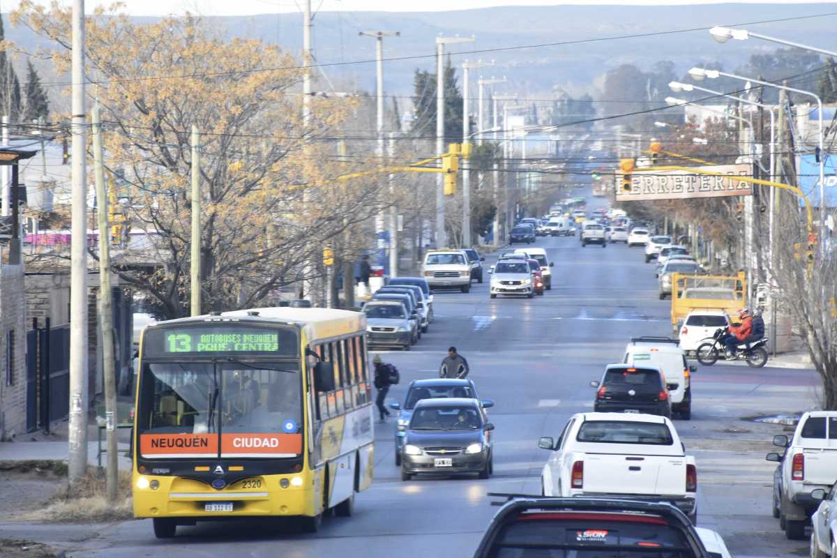 El transporte público de Neuquén tiene concesión prorrogada  para favorecer la próxima licitación, que será por 10 años (foto Matías Subat)