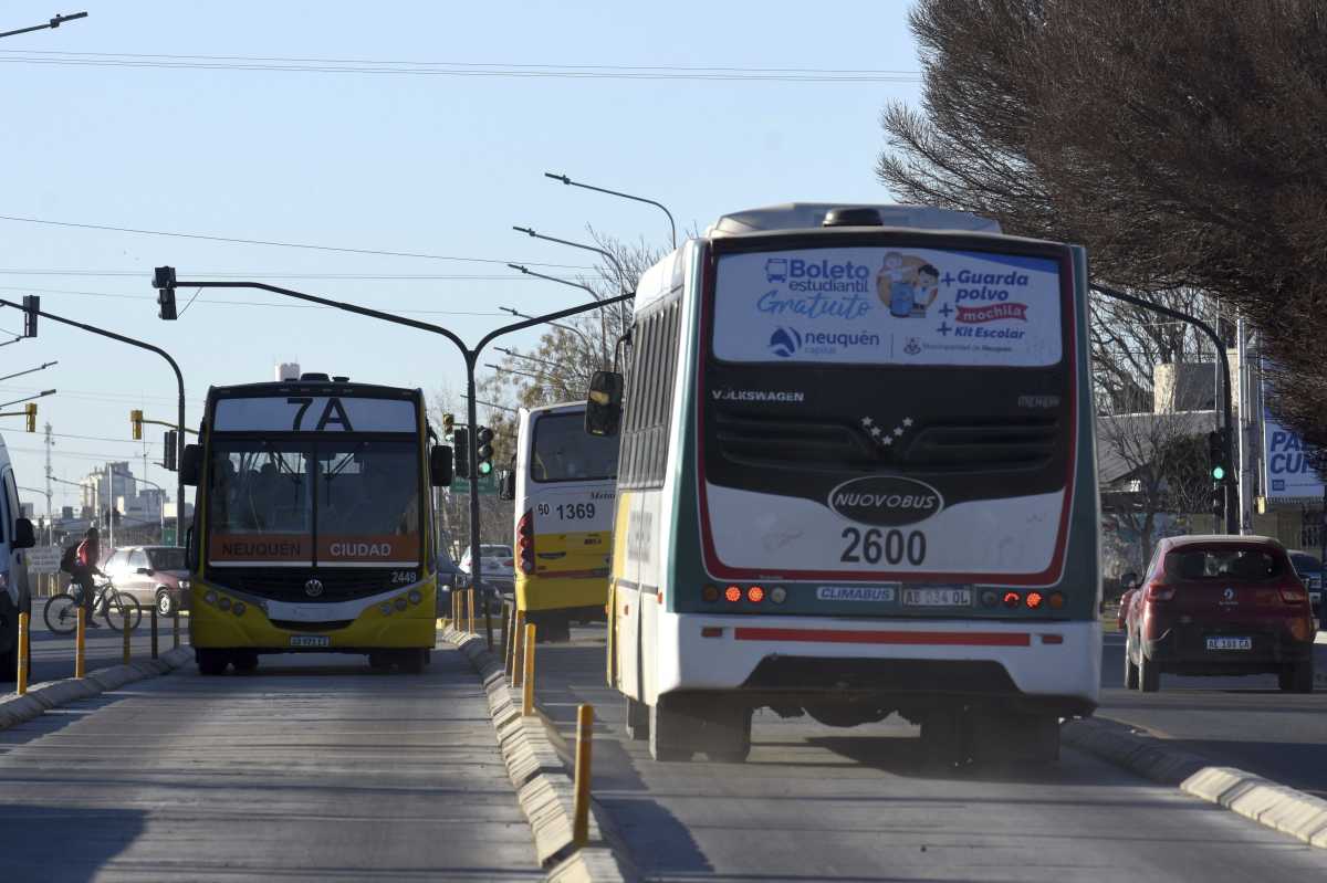 Autobuses Neuquén finaliza  la concesión prorrogada en enero (foto Matías Subat)