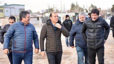 Gutiérrez participó hoy de una recorrida de obras junto al intendente Gaido. Foto: Matías Subat.