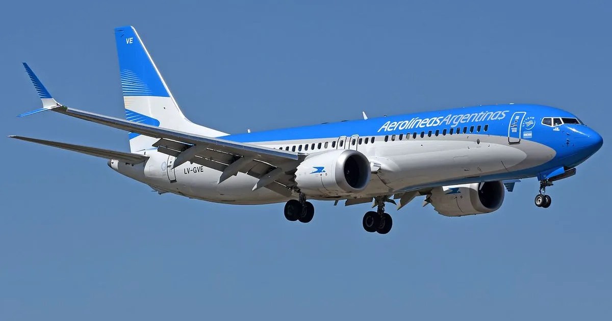 Desvalijan a dos azafatas en pleno vuelo de Neuquén a Salta, de Aerolíneas Argentinas thumbnail